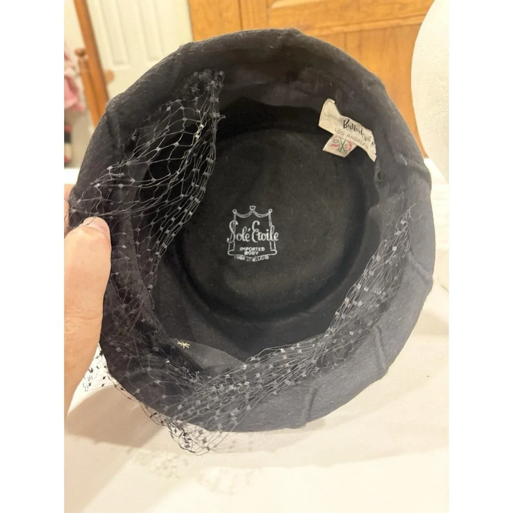 Vintage Black Pillbox Style Hat With A Bow & Birdcage Fascinator Net Veil